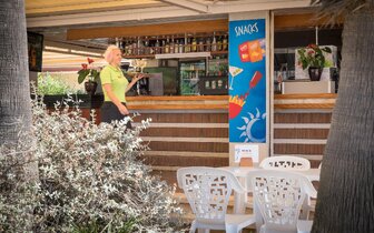 Royal Sun - bar pri bazéne - letecký zájazd CK Turancar - Španielsko, Santa Susanna