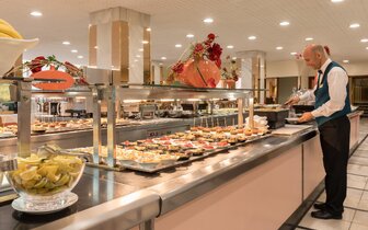 Royal Sun - bufetové stoly - letecký zájazd CK Turancar - Španielsko, Santa Susanna