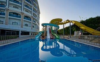 Diamond Premium Hotel & Spa - bazén so šmykľavkami - letecký zájazd CK Turancar - Turecko, Titreyengöl 