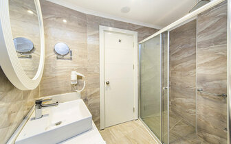 Diamond Premium Hotel & Spa - kúpeľňa - letecký zájazd CK Turancar - Turecko, Titreyengöl 