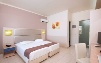 Kouros Palace hotel - rodinná izba výhľad bazén - letecky zájazd CK Turancar - Kos, Mastichari