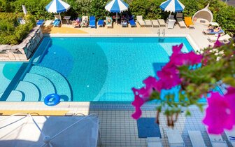 Hotel Harry´s individuálnou a autobusovou dopravou, dovolenka s CK TURANCAR