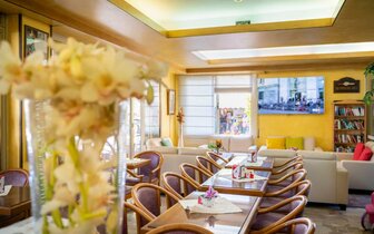 Hotel Harry´s individuálnou a autobusovou dopravou, dovolenka s CK TURANCAR