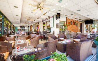 Hotel Harry´s individuálnou a autobusovou dopravou, dovolenka s CK TURANCAR