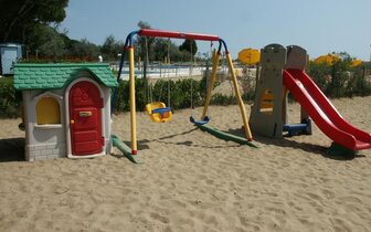 Rezidencia Ariston priamo na pláži v stredisku Lido di Jesolo, Severný Jadran, zájazdy CK TURANCAR