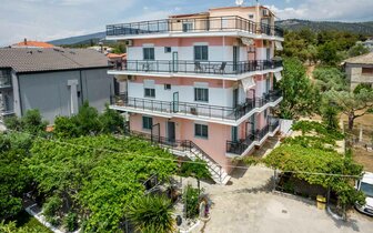 Apartmány Ianos - exteriér - autobusový zájazd CK Turancar - Grécko, Thasos, Potos Apartmány Ianos - exteriér - autobusový zájazd CK Turancar - Grécko, Thasos, Potos