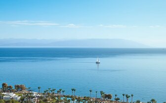 Grecotel Lux Me Kos - pohľad na pláž a more - letecky zájazd CK Turancar - Psalidi, Kos