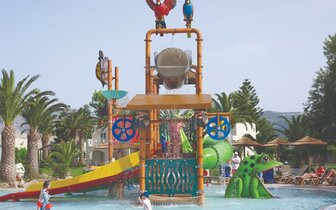 Akti Coast Club - detský bazén so šmýkalkami - letecky zájazd CK Turancar - Marmari, Kos