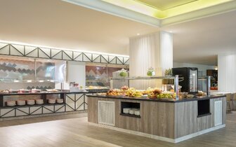 Sol Katmandu - bufetové stoly - letecký zájazd CK Turancar - Malorka, Magaluf