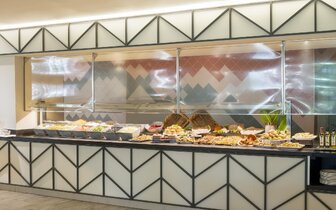 Sol Katmandu - bufetové stoly - letecký zájazd CK Turancar - Malorka, Magaluf