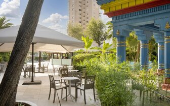 Sol Katmandu - bar pri bazéne - letecký zájazd CK Turancar - Malorka, Magaluf