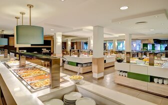 Protur Safari Park - bufetové stoly - letecká zájazd CK Turancar - Malorka, Sa Coma