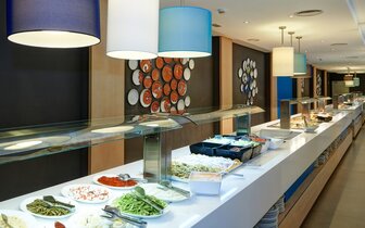 Protur Safari Park - bufetové stoly - letecká zájazd CK Turancar - Malorka, Sa Coma