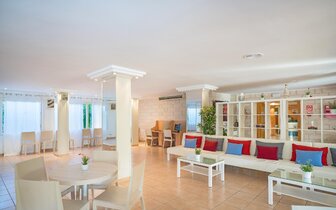 Hotel THB Dos Playas - spoločenská miestnosť - letecký zájazd CK Turancar - Malorka, Cala Ratjada