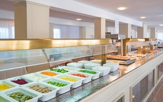 Hotel THB Dos Playas - bufetové stoly - letecký zájazd CK Turancar - Malorka, Cala Ratjada