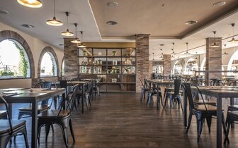 Blau Punta Reina - reštaurácia - letecký zájazd CK Turancar - Malorka, Cala Mandia