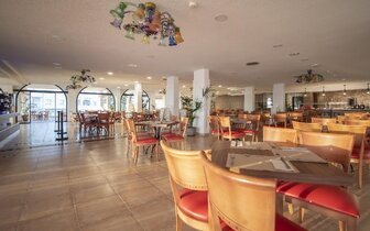 Blau Punta Reina - reštaurácia - letecký zájazd CK Turancar - Malorka, Cala Mandia