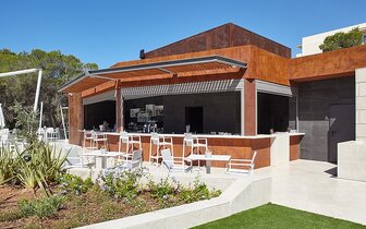 Iberostar Selection Llaut Palma - bar pri bazéne - letecký zájazd CK Turancar - Malorka, Playa de Palma