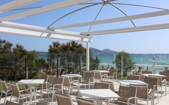 Iberostar Playa del Muro Village - bar pri bazéne - letecký zájazd CK Turancar - Malorka, Playa de Muro