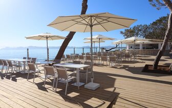 Iberostar Playa del Muro Village - bar pri bazéne - letecký zájazd CK Turancar - Malorka, Playa de Muro