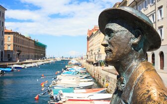 CK Turancar, autobusový poznávací zájazd, Rakúsko - Taliansko - Slovinsko, Terst, socha Jamesa Joyca CK Turancar, autobusový poznávací zájazd, Rakúsko - Taliansko - Slovinsko, Terst, socha Jamesa Joyca