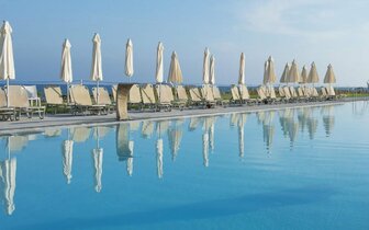 Louis Phaeton Beach - bazén - letecký zájazd CK Turancar - Cyprus, Paphos