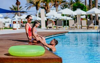 Louis Ledra Beach - bazén - letecký zájazd CK Turancar - Cyprus, Paphos