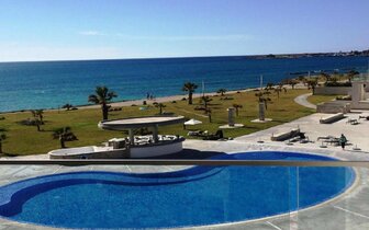 Amphora Hotel Suites - bazén - letecký zájazd CK Turancar - Cyprus, Paphos