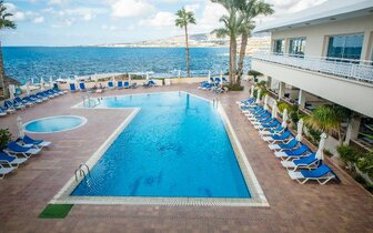 Cynthiana Beach Hotel - bazén - letecký zájazd CK Turancar - Cyprus, Paphos
