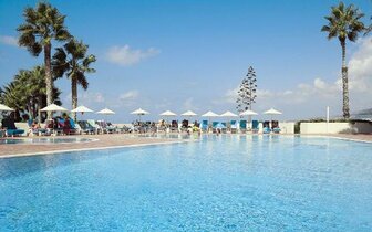 Cynthiana Beach Hotel - bazén - letecký zájazd CK Turancar - Cyprus, Paphos