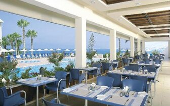 Cynthiana Beach Hotel - snack bar - letecký zájazd CK Turancar - Cyprus, Paphos