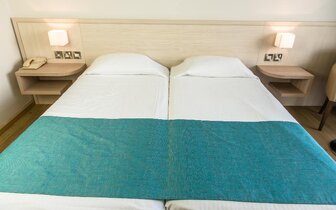 Cynthiana Beach Hotel - izba - letecký zájazd CK Turancar - Cyprus, Paphos