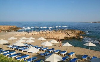 Cynthiana Beach Hotel - pláž - letecký zájazd CK Turancar - Cyprus, Paphos