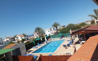 Patsas Apartments - bazén - letecký zájazd CK Turancar - Cyprus, Coral Bay