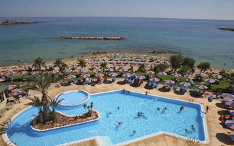 Corallia Beach - bazén - letecký zájazd CK Turancar - Cyprus, Coral Bay
