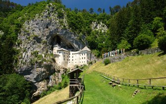 CK Turancar, autobusový poznávací zájazd, Slovinsko a Plitvické jazerá, Predjamský hrad