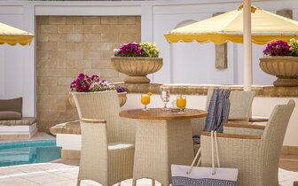 Hotel Mitsis Petit Palais - bar s bazénom - letecký zájazd CK Turancar - Rodos, Rodos