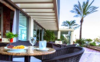 Hotel Mediteranean - terasa - letecký zájazd CK Turancar - Rodos, Rodos