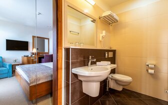 hotel Plaža - premium izba - autobusový zájazd CK Turancar - Chorvátsko, Omiš