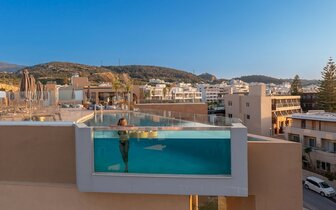 Minos Ambassador - infinity bazén - letecký zájazd CK Turancar - Kréta, Rethymno