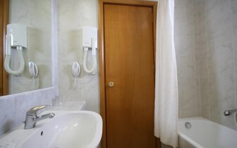 Hotel Tigaki - kúpelňa - letecky zájazd CK Turancar - Tigaki, Kos