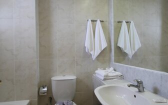 Hotel Tigaki - kúpelňa - letecky zájazd CK Turancar - Tigaki, Kos