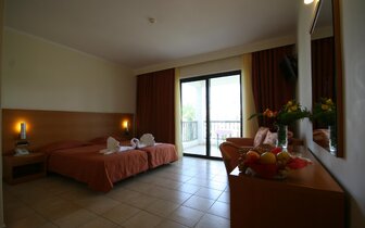 Hotel Tigaki - izba s výhľadom na bazén/záhradu - letecky zájazd CK Turancar - Tigaki, Kos