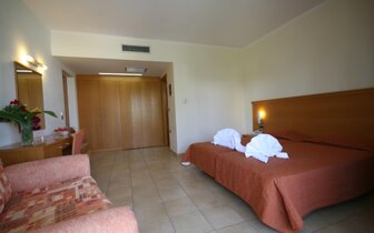 Hotel Tigaki - izba s výhľadom na bazén/záhradu - letecky zájazd CK Turancar - Tigaki, Kos
