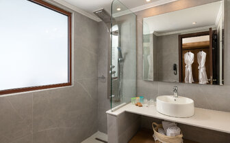 Hotel Costa Lindia beach - kúpelňa - letecký zájazd CK Turancar (Rodos, Lardos)