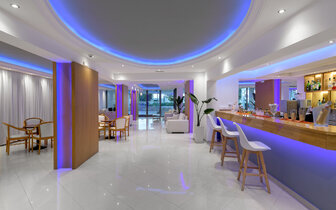 Hotel Oceanis Park - lobby bar - letecký zájazd CK Turancar - Ixia, Rodos Hotel Oceanis Park - lobby bar - letecký zájazd CK Turancar - Ixia, Rodos
