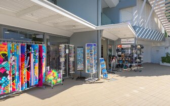 Hotel Oceanis Park - supermarket - letecký zájazd CK Turancar - Ixia, Rodos Hotel Oceanis Park - supermarket - letecký zájazd CK Turancar - Ixia, Rodos