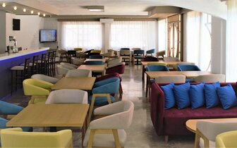 Apollon Hotel - bar - letecký zájazd CK Turancar - Kréta, Agios Nikolaos