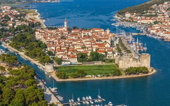 CK Turancar, poznávacie zájazdy autobusom, Národné parky a poklady Jadranu - Chorvátsko a Bosna a Hercegovina, Trogir