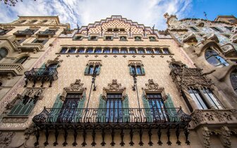 CK Turancar, Letecké poznávacie zájazdy, Španielsko, Barcelona, Girona a Montserrat s kúpaním, Casa Battlo 